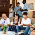 Apa Arti Friendly? Panduan Lengkap Makna, Penggunaan, dan Contohnya