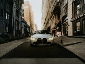 BMW M4 Harga Terbaru di Indonesia: Spesifikasi, Pajak, dan Biaya Kepemilikan