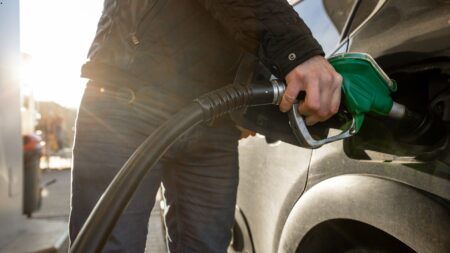 Harga Solar Subsidi di Indonesia: Penjelasan Lengkap, Aturan, dan Dampaknya bagi Masyarakat