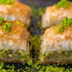 Sejarah dan Resep Autentik Baklava: Kelezatan Manis dari Kekaisaran Ottoman hingga Meja Makan Modern