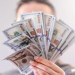 Mengapa Manusia Menciptakan Uang dan Bagaimana Perannya dalam Kehidupan