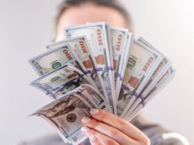 Mengapa Manusia Menciptakan Uang dan Bagaimana Perannya dalam Kehidupan