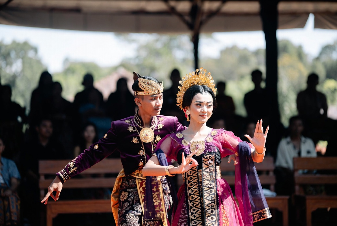 30 Contoh Tari Berpasangan Indonesia Beserta Asal Daerahnya yang Indah Bermakna dan Populer