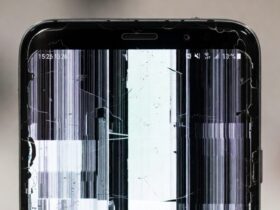 Cara Mengatasi Garis Hitam atau Putih pada Layar HP Android
